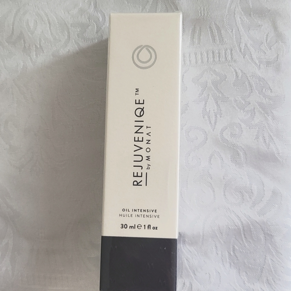 Monat Rejuveniqe Oil